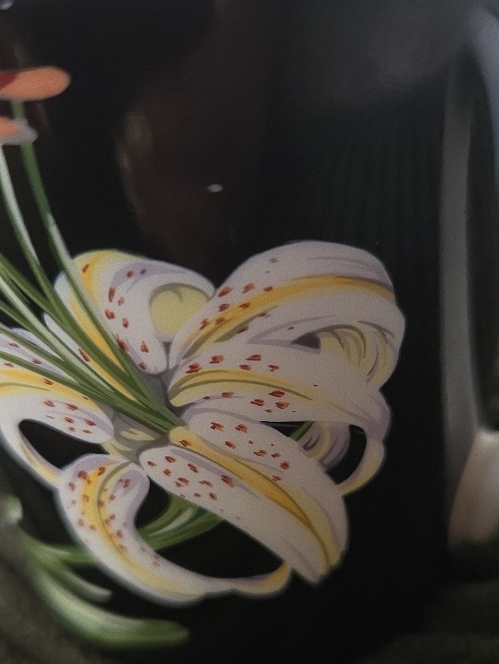 Mrs. Delaney's Flowers Mug by Tiffany & Co. Iris design. - Picture 3 of 12